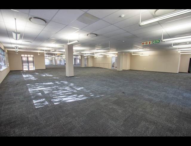 1,013M² OFFICE TO LET IN ILLOVO