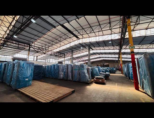 24,253M² WAREHOUSE TO LET IN STORMILL