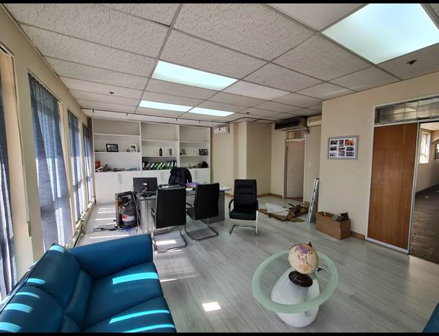 12M² OFFICE TO LET IN CLEVELAND