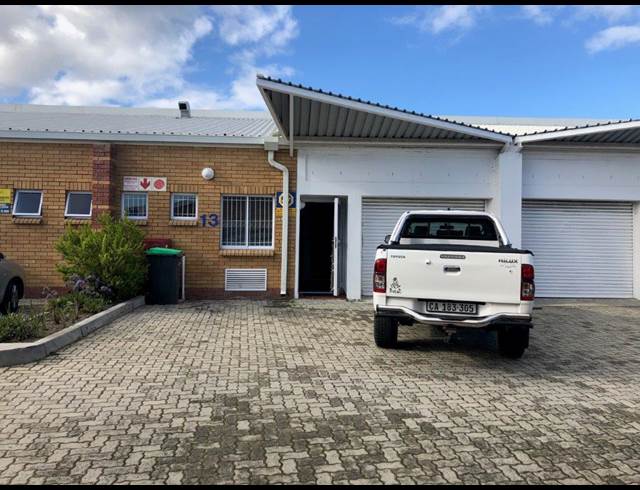 83M² MINI FACTORY TO LET IN EPPING INDUSTRIAL