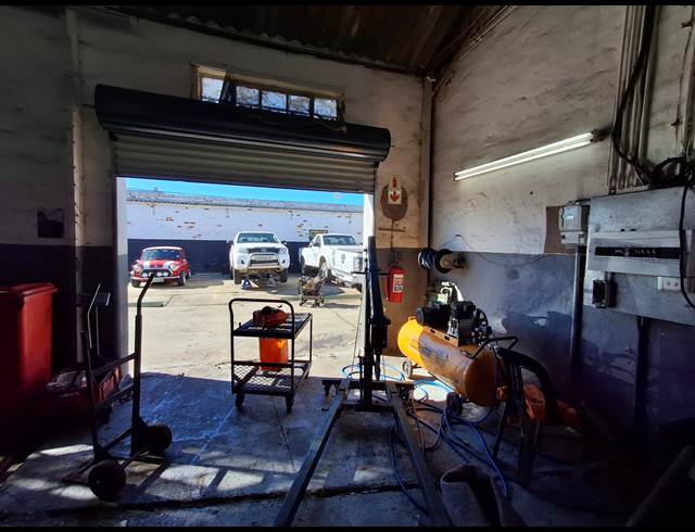144M² WORKSHOP TO LET IN WOODBROOK