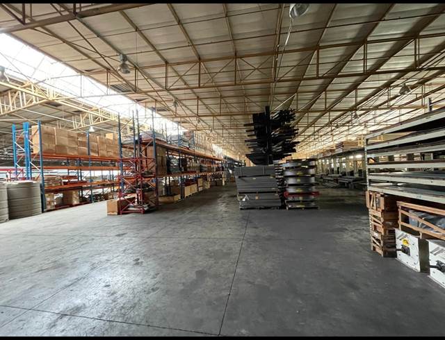 5,359M² WAREHOUSE TO LET IN LASER PARK