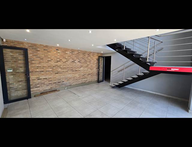 1,545M² WAREHOUSE TO LET IN LANSERIA