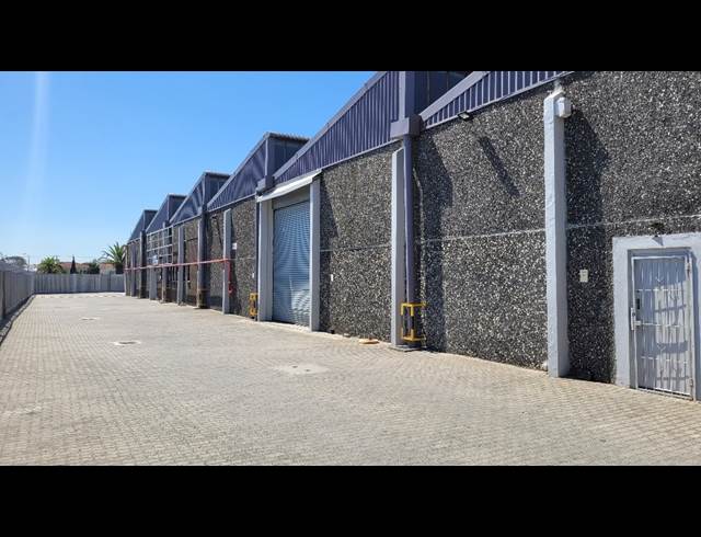 1,810M² WAREHOUSE TO LET IN EPPING INDUSTRIAL