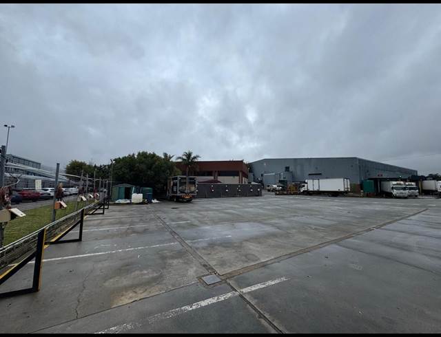 4,572M² WAREHOUSE TO LET IN ORMONDE