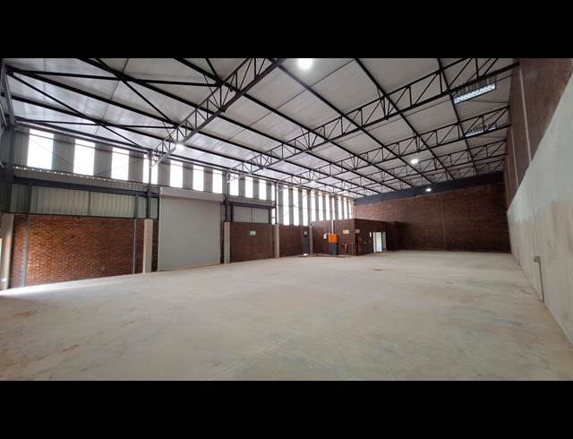 548M² WAREHOUSE TO LET IN LASER PARK