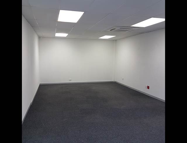 Retail property to rent in WORCESTER CENTRAL