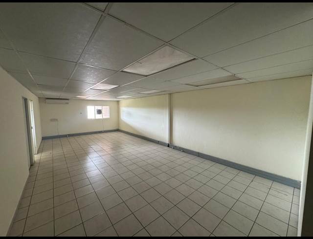 1,500M² WAREHOUSE TO LET IN CROWN