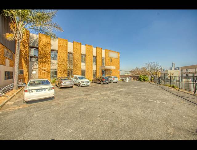 1,420M² WAREHOUSE TO LET IN WYNBERG