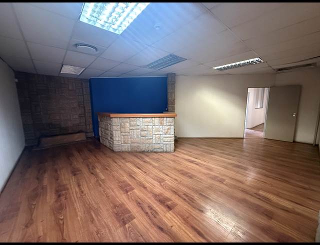 562M² OFFICE TO LET IN HOUGHTON ESTATE