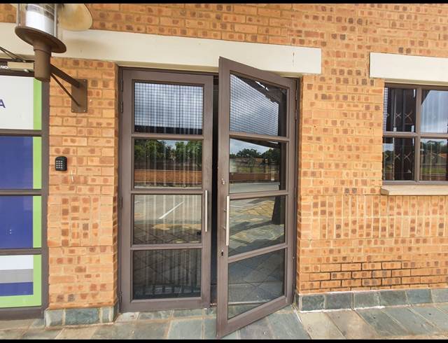 109M² OFFICE TO LET IN MORELETA PARK
