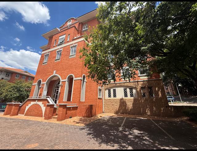 918M² OFFICE TO LET IN HOUGHTON ESTATE