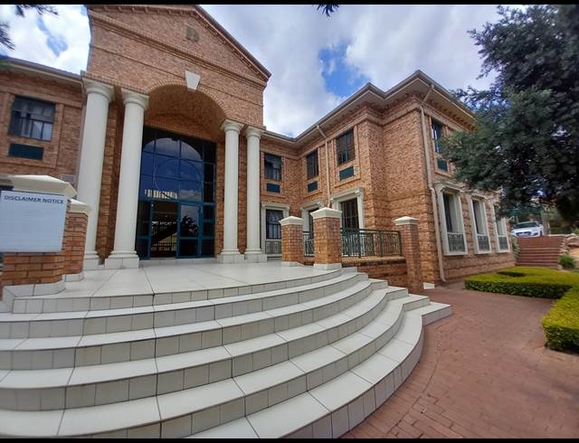 282M² OFFICE TO LET IN BRYANSTON