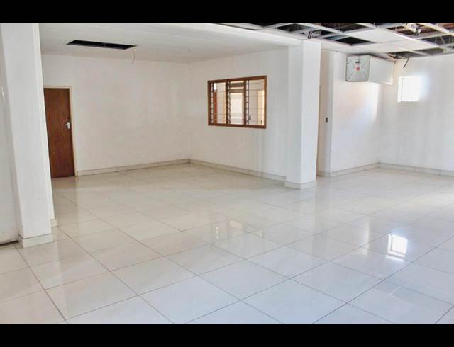 512M² BUILDING TO LET IN BOKSBURG CENTRAL