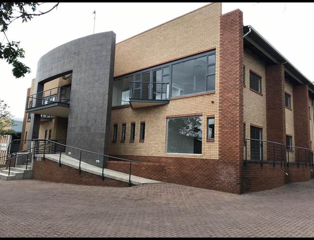 2,120M² WAREHOUSE TO LET IN NORTH RIDING