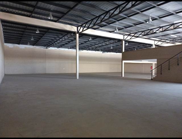 1,309M² WAREHOUSE TO LET IN POMONA