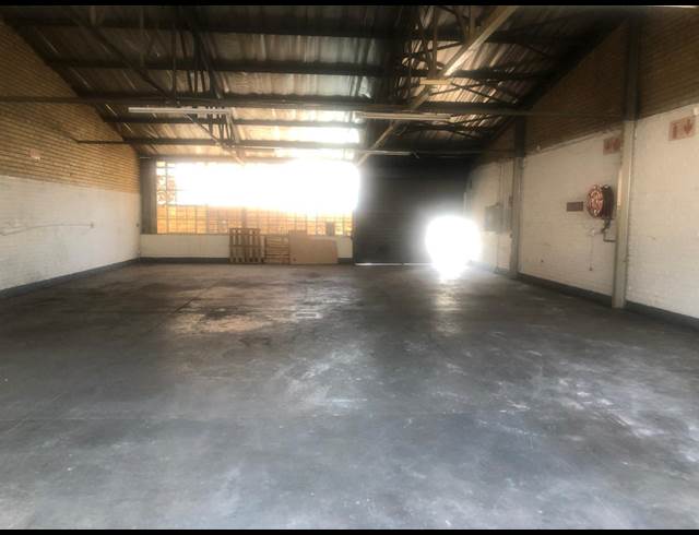 285M² WAREHOUSE TO LET IN SPARTAN