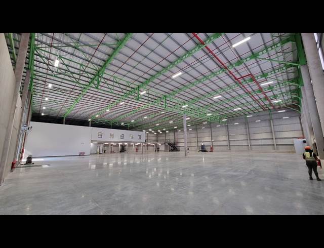 3,095M² WAREHOUSE TO LET IN GLEN MARAIS