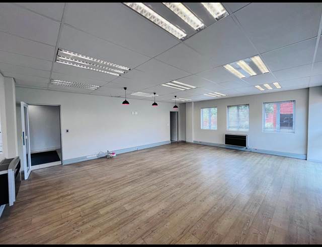 366M² OFFICE TO LET IN FOURWAYS