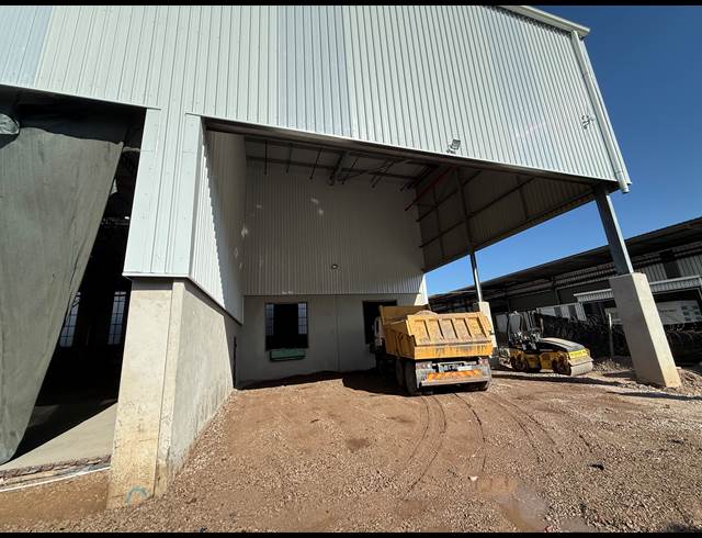 5,478M² WAREHOUSE TO LET IN CONGELLA