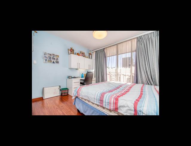 3 BEDROOM APARTMENT TO LET IN SANDTON CENTRAL