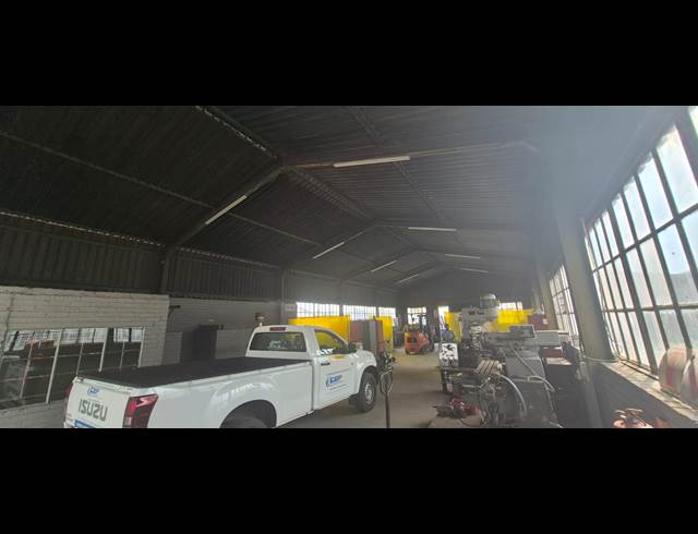 262M² WAREHOUSE TO LET IN ANDERBOLT