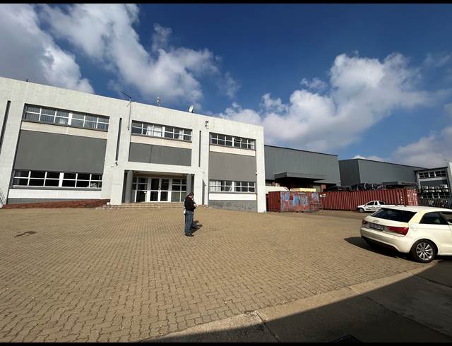 2,169.80M² WAREHOUSE TO LET IN SPARTAN