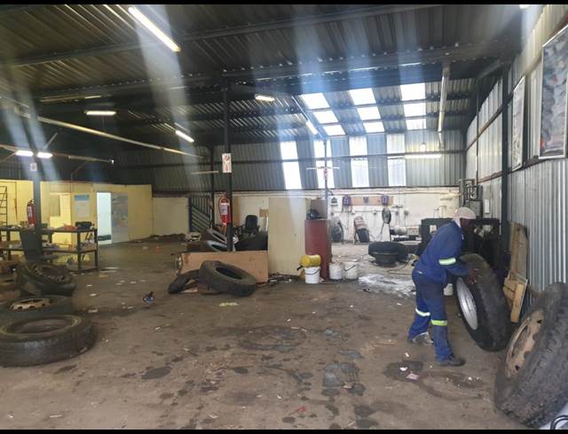375M² WAREHOUSE TO LET IN BRENTWOOD PARK