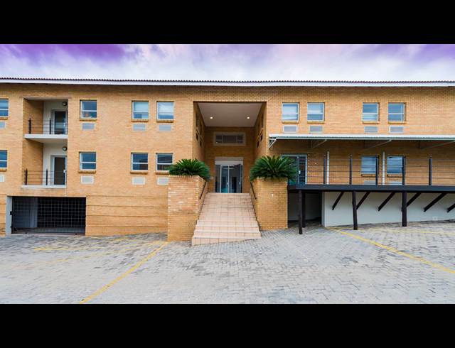 2,344M² OFFICE TO LET IN VORNA VALLEY