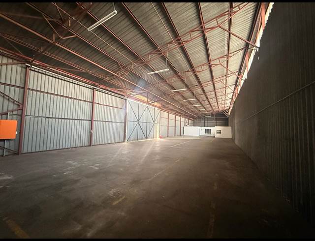 550M² WAREHOUSE TO LET IN BOKSBURG EAST