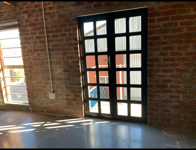 98M² WAREHOUSE TO LET IN MAITLAND