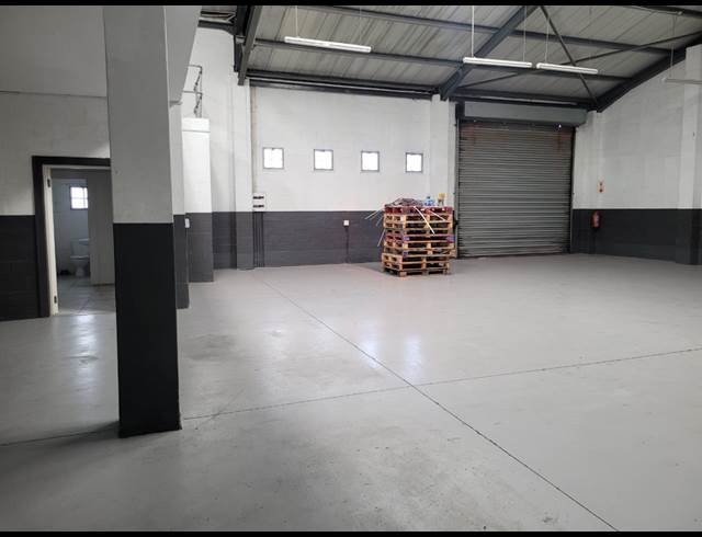 420M² WAREHOUSE TO LET IN EPPING INDUSTRIAL