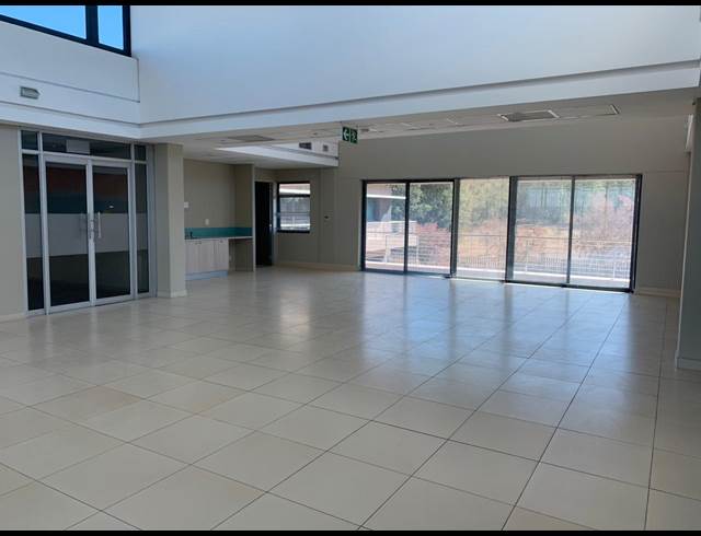 3,336M² OFFICE TO LET IN JET PARK