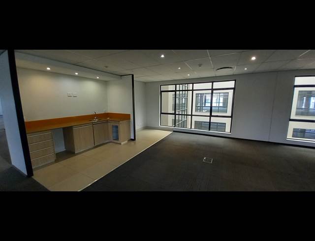 566M² OFFICE TO LET IN EDENBURG