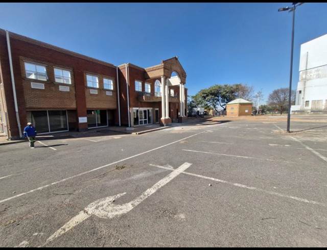 1,144M² RETAIL TO LET IN DIE HEUWEL