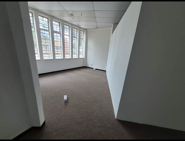 2,000M² WAREHOUSE TO LET IN BENROSE
