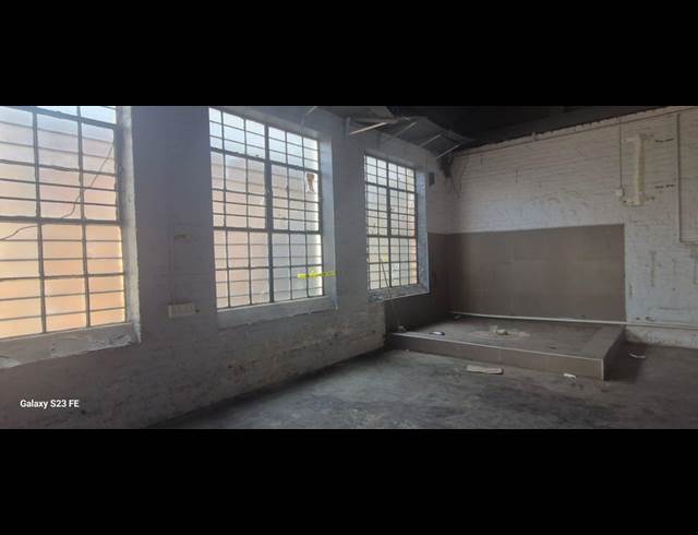 146M² WAREHOUSE TO LET IN DOORNFONTEIN