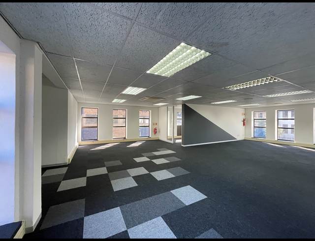 277M² OFFICE TO LET IN HURLINGHAM