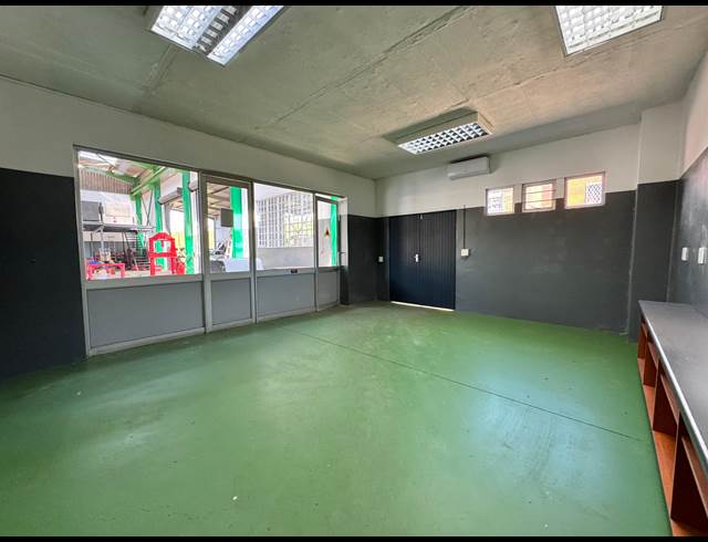 6,666M² WAREHOUSE TO LET IN GLEN ANIL