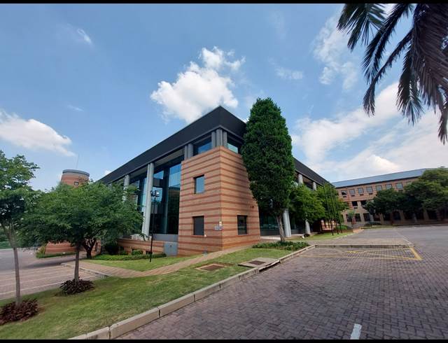 1,354M² OFFICE TO LET IN BEDFORDVIEW