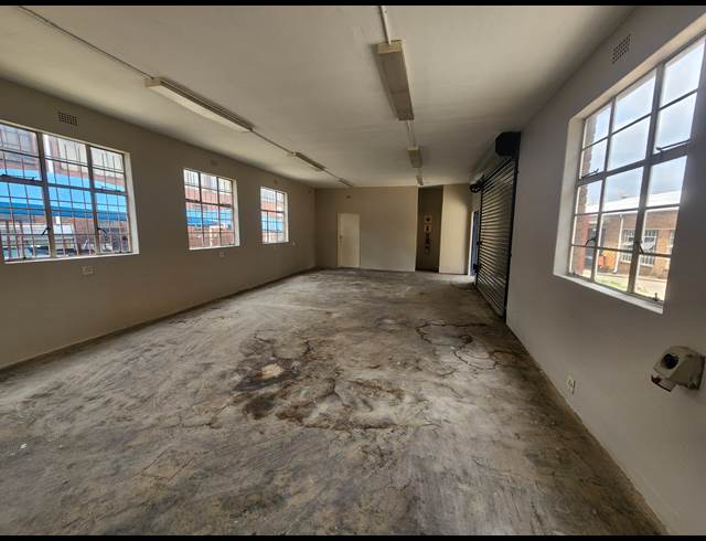 172M² WAREHOUSE TO LET IN WADEVILLE