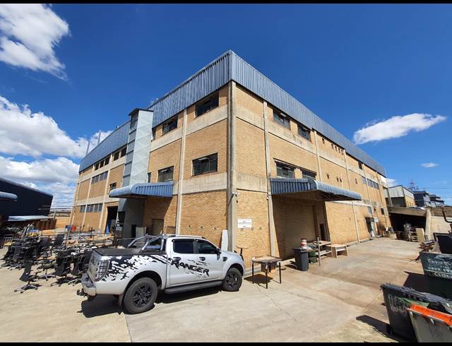 6,000M² WAREHOUSE RENTED IN BENROSE
