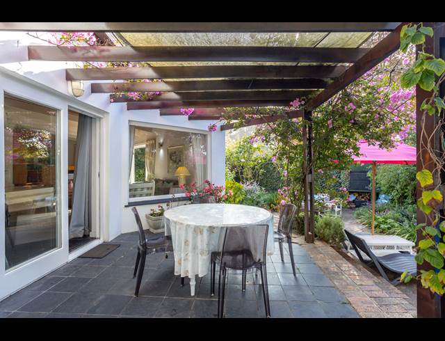 3 BEDROOM HOUSE TO LET IN CONSTANTIA
