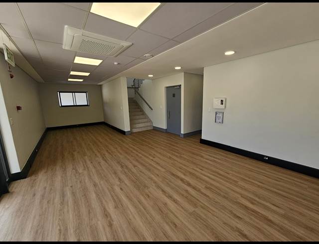 565M² WAREHOUSE TO LET IN STIKLAND INDUSTRIAL