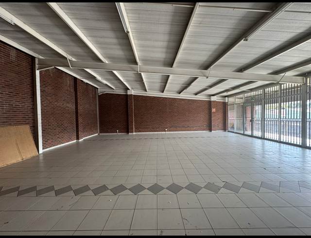 116M² WAREHOUSE TO LET IN CROWN