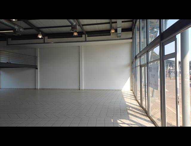 388M² RETAIL TO LET IN RIVERSIDE PARK