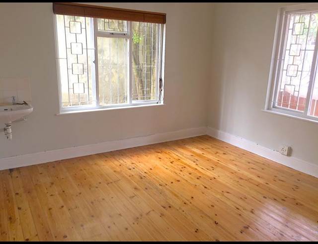 BUSINESS PROPERTY TO RENT IN MOWBRAY