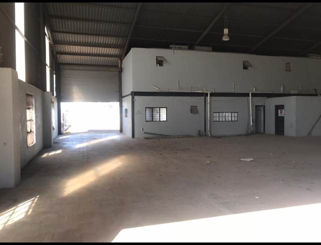 450M² WAREHOUSE TO LET IN POMONA