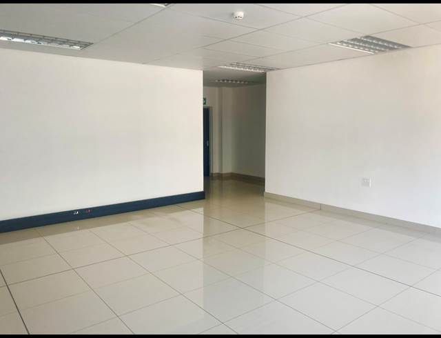 450M² WAREHOUSE TO LET IN KYA SANDS