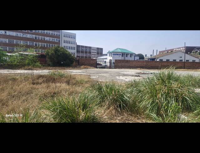9,593M² VACANT LAND TO LET IN VILLAGE MAIN